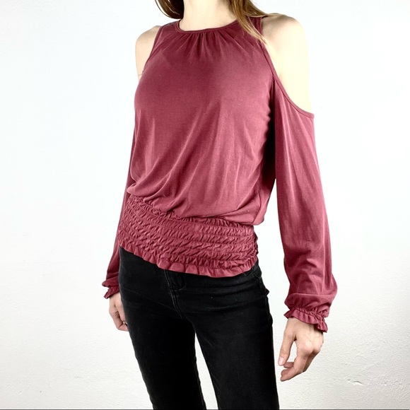 ABERCROMBIE & FITCH | ♥️Cold Shoulder Long-Sleeved Ruffled Blouse - Picture 7 of 14